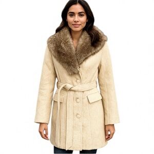 Xhilaration Ivory Women’s Coat with Faux Fur Detachable Collar